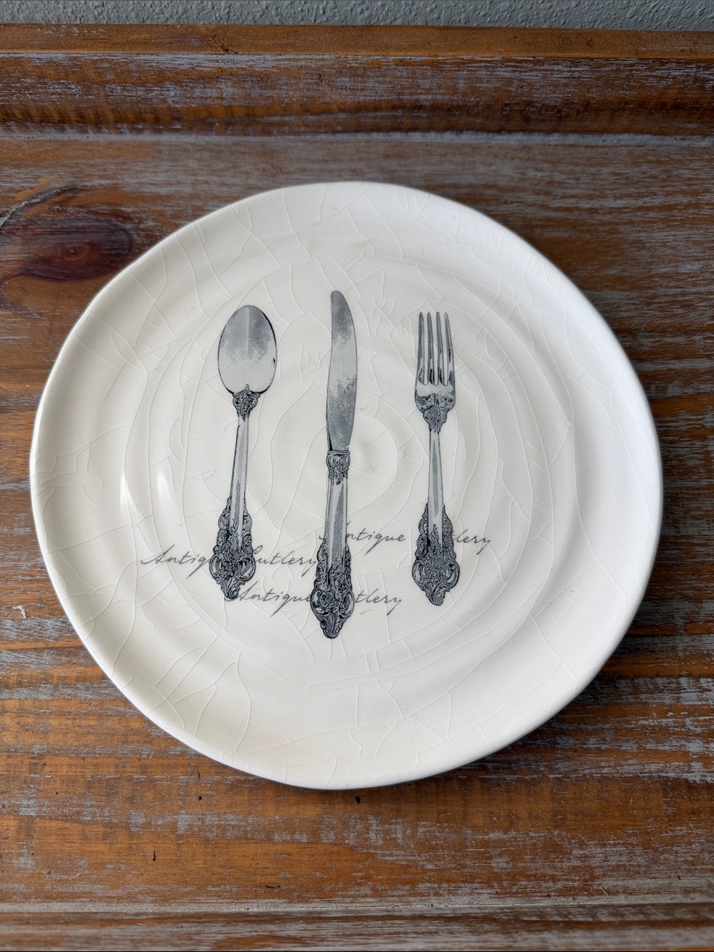 Vintage-Style White Decorative Cutlery Plate